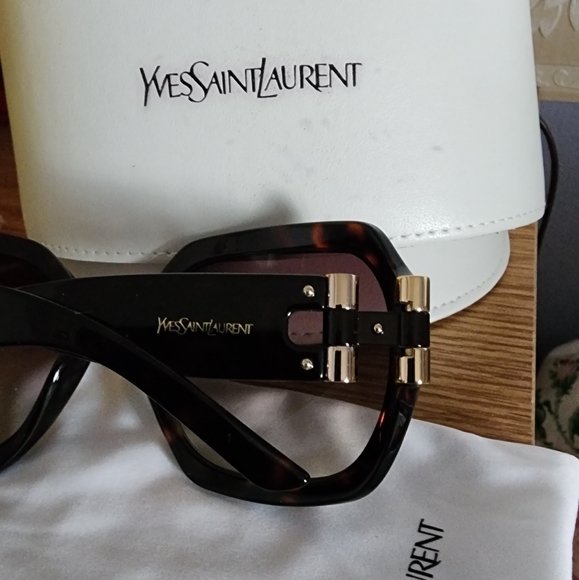 YSL Sunglasses - Picture 5 of 12